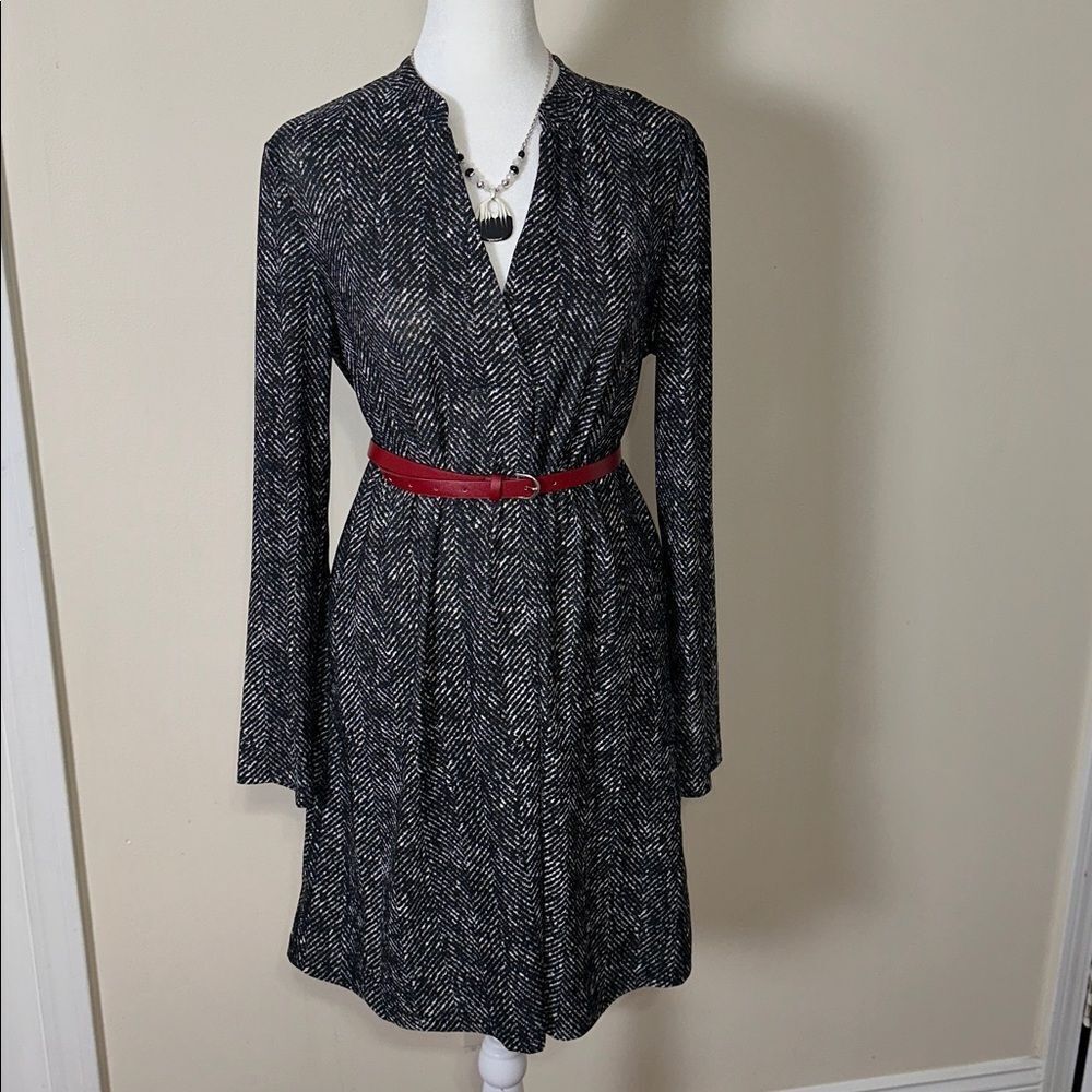Mango 6 Gray Black White Herringbone Print Long Sleeve V-Neck Mini Dress